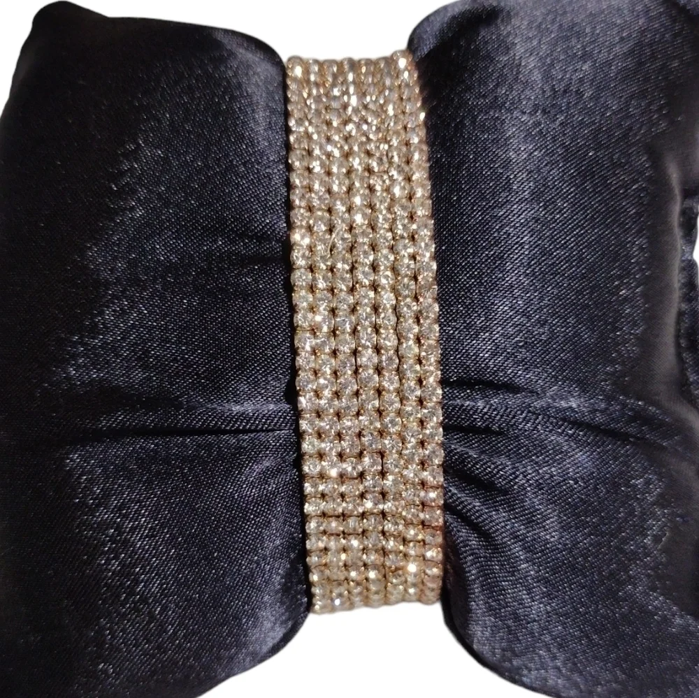 Set Of 7 Rhinestone Stretch Bracelets NWOT - Picture 5 of 5
